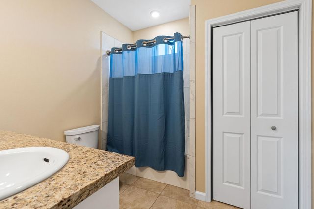 10024 E Bullard Avenue, Clovis, CA 93619