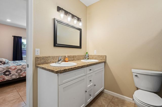 10024 E Bullard Avenue, Clovis, CA 93619