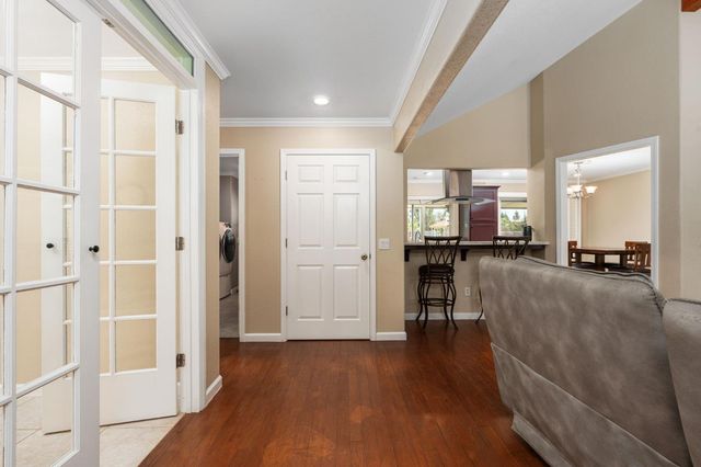 10024 E Bullard Avenue, Clovis, CA 93619