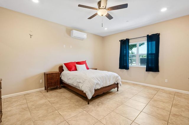 10024 E Bullard Avenue, Clovis, CA 93619