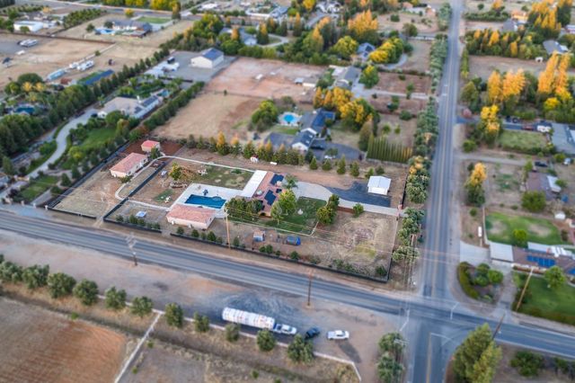 10024 E Bullard Avenue, Clovis, CA 93619