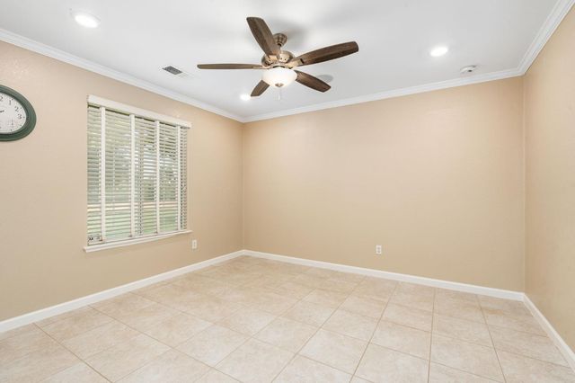 10024 E Bullard Avenue, Clovis, CA 93619