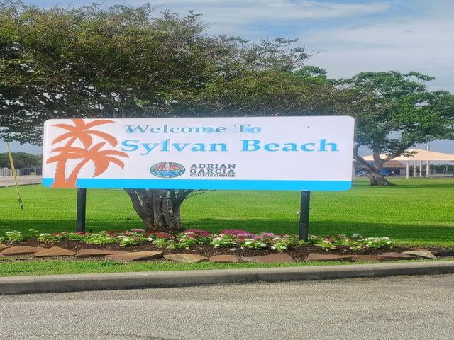 1354 Mixander Way, La Porte, TX 77571