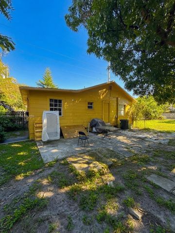 1100 N 24th Avenue, Hollywood, FL 33020