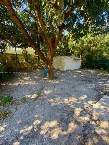 1100 N 24th Avenue, Hollywood, FL 33020