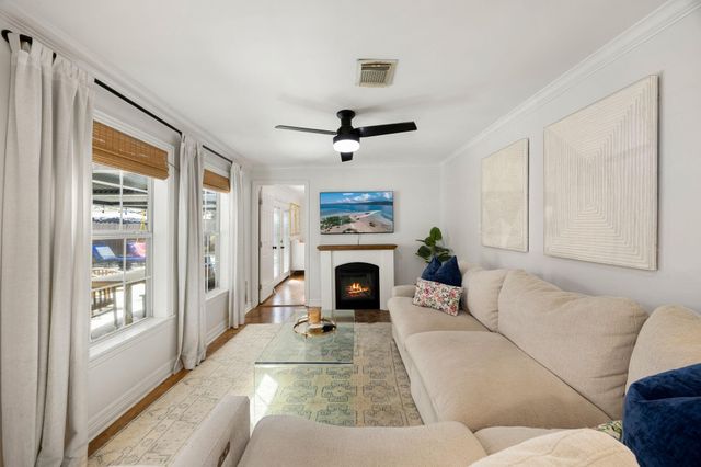 1815 Chantilly Lane, Houston, TX 77018