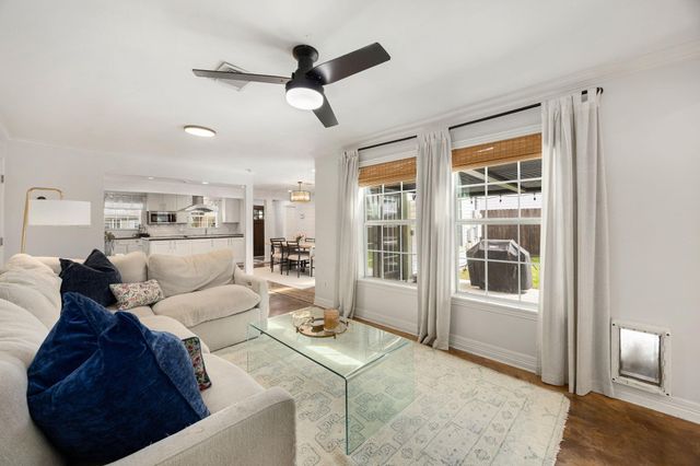 1815 Chantilly Lane, Houston, TX 77018