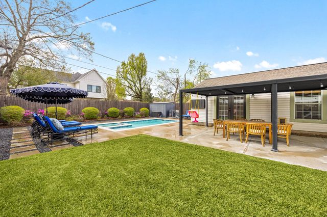 1815 Chantilly Lane, Houston, TX 77018