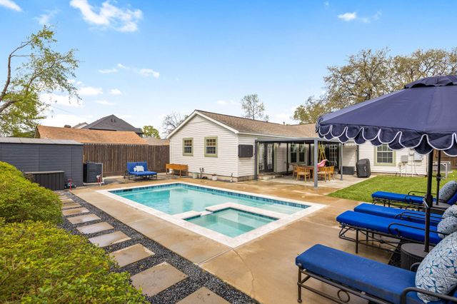 1815 Chantilly Lane, Houston, TX 77018