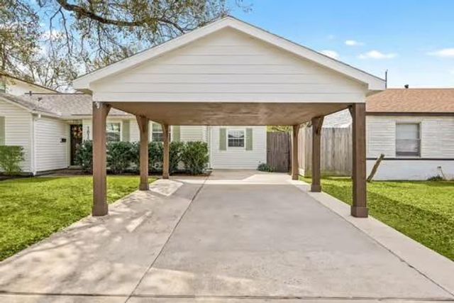 1815 Chantilly Lane, Houston, TX 77018