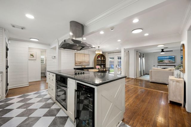 1815 Chantilly Lane, Houston, TX 77018