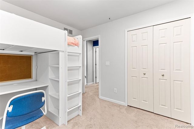 32724 Laurelwood Court, Farmington, MI 48336