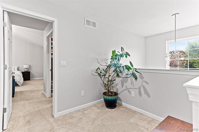32724 Laurelwood Court, Farmington, MI 48336