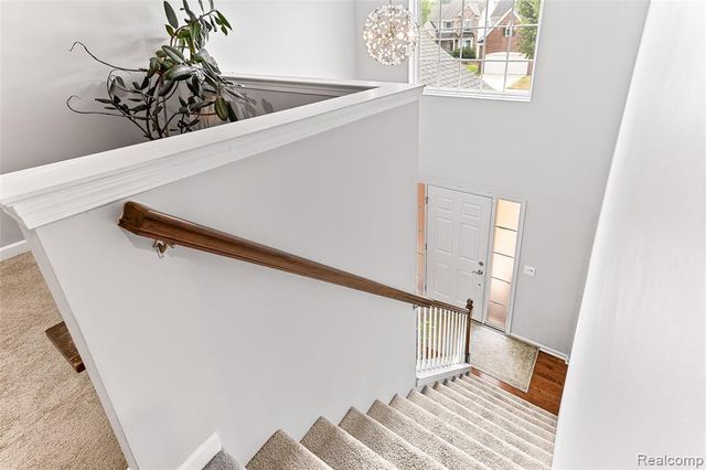 32724 Laurelwood Court, Farmington, MI 48336
