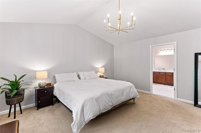 32724 Laurelwood Court, Farmington, MI 48336