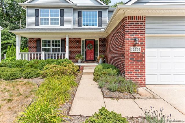 32724 Laurelwood Court, Farmington, MI 48336