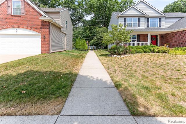 32724 Laurelwood Court, Farmington, MI 48336