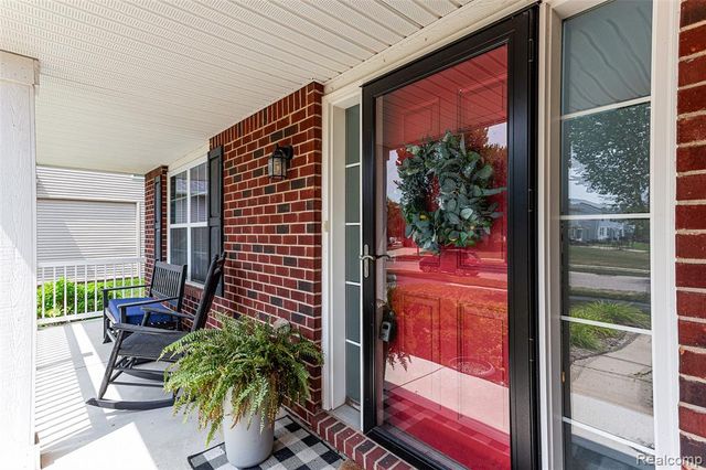 32724 Laurelwood Court, Farmington, MI 48336
