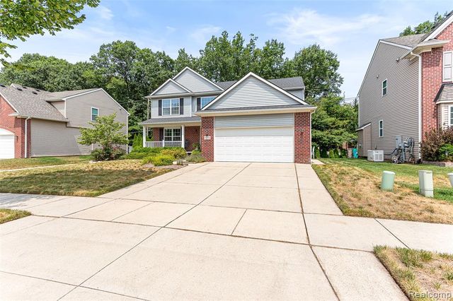 32724 Laurelwood Court, Farmington, MI 48336