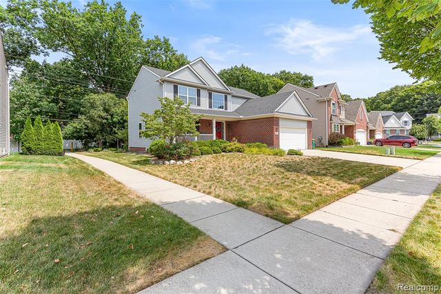 32724 Laurelwood Court, Farmington, MI 48336