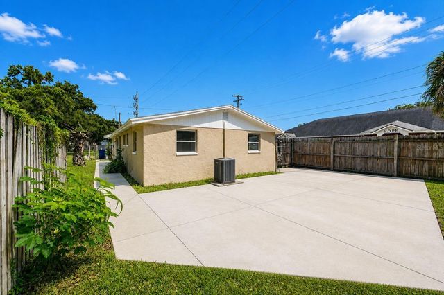 3311 E CHELSEA STREET, Tampa, FL 33610