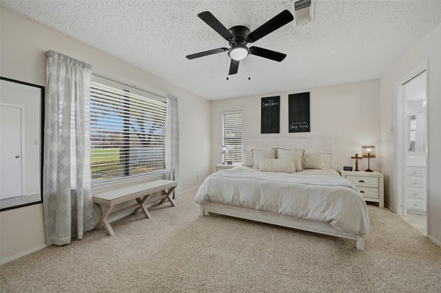 718 Kiowa Drive W, Lake Kiowa, TX 76240