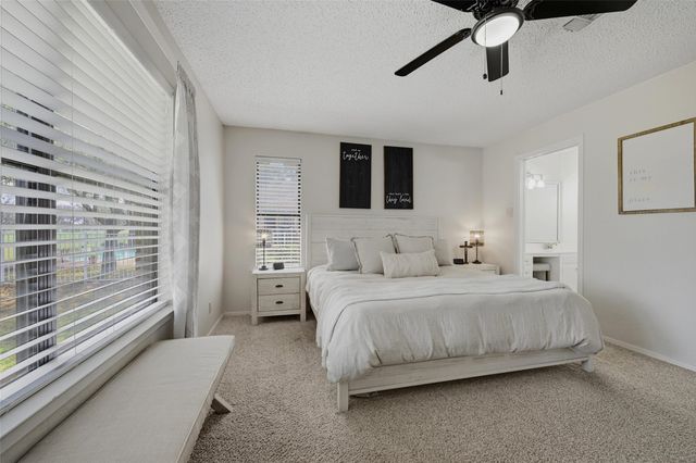 718 Kiowa Drive W, Lake Kiowa, TX 76240