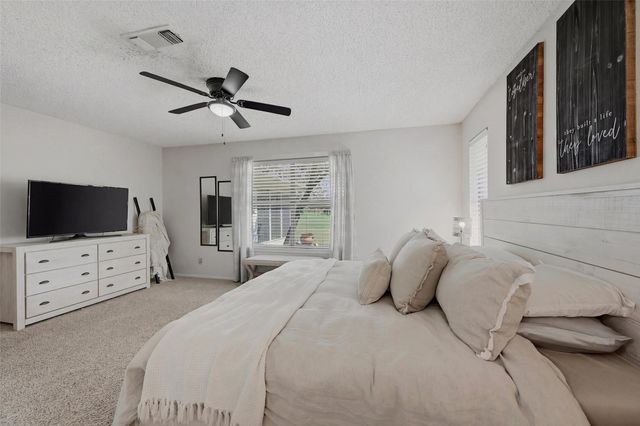 718 Kiowa Drive W, Lake Kiowa, TX 76240