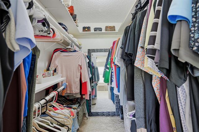 718 Kiowa Drive W, Lake Kiowa, TX 76240