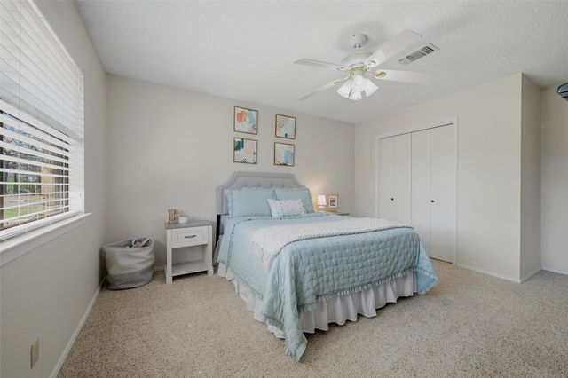 718 Kiowa Drive W, Lake Kiowa, TX 76240