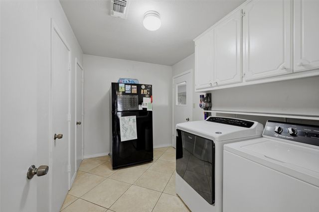 718 Kiowa Drive W, Lake Kiowa, TX 76240