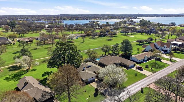 718 Kiowa Drive W, Lake Kiowa, TX 76240