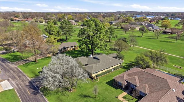 718 Kiowa Drive W, Lake Kiowa, TX 76240