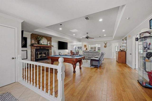 718 Kiowa Drive W, Lake Kiowa, TX 76240