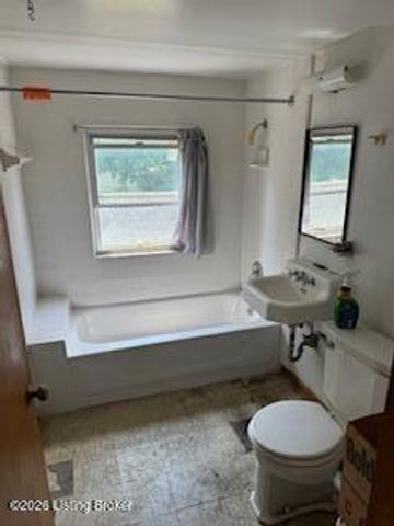 5004 Miles Ln, Louisville, KY 40219