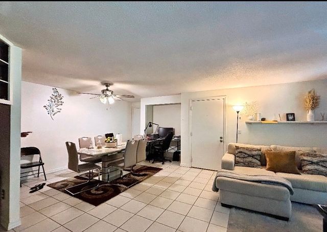 685 Oak St 21-9, Brockton, MA 02301