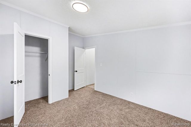 59227 Lewis Ln, New Haven, MI 48048