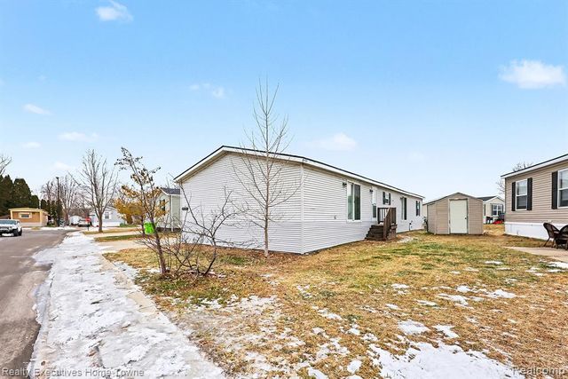 59227 Lewis Ln, New Haven, MI 48048