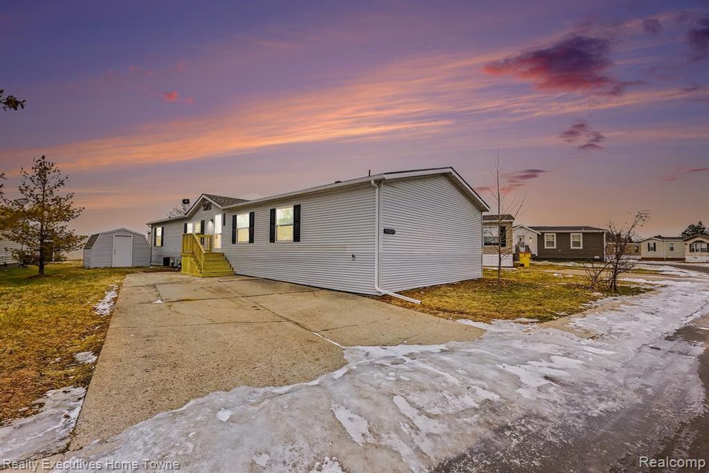 59227 Lewis Ln, New Haven, MI 48048