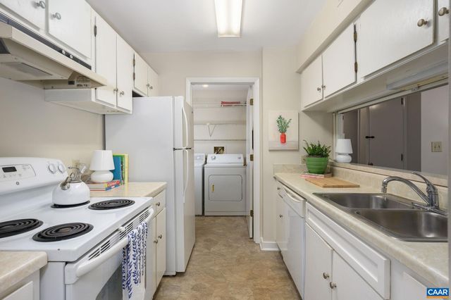 338 SOUTH PANTOPS DR, Charlottesville, VA 22911