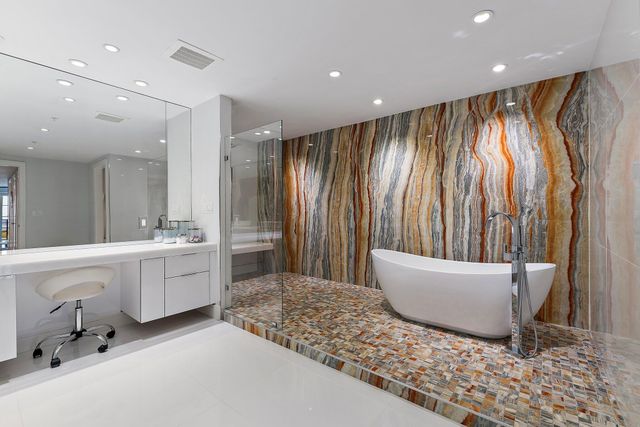 155 Ocean Avenue 502, Palm Beach Shores, FL 33404