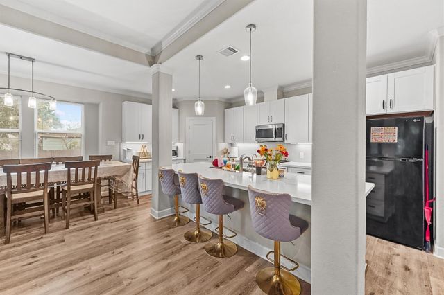 317 S Idaho Street, La Porte, TX 77571