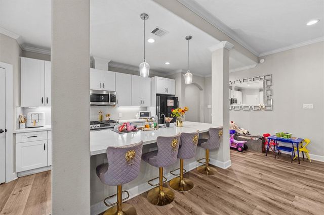 317 S Idaho Street, La Porte, TX 77571