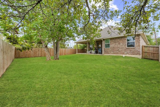 317 S Idaho Street, La Porte, TX 77571