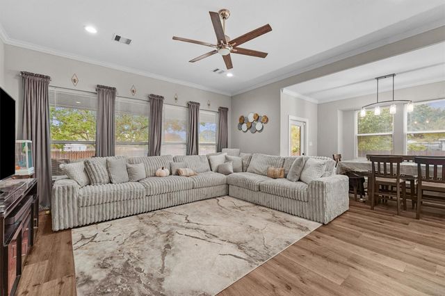 317 S Idaho Street, La Porte, TX 77571