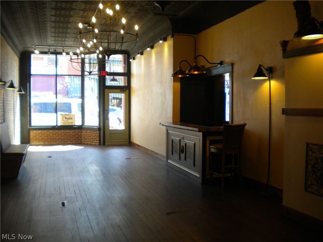 164 2nd Street NW, Barberton, OH 44203