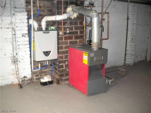 164 2nd Street NW, Barberton, OH 44203