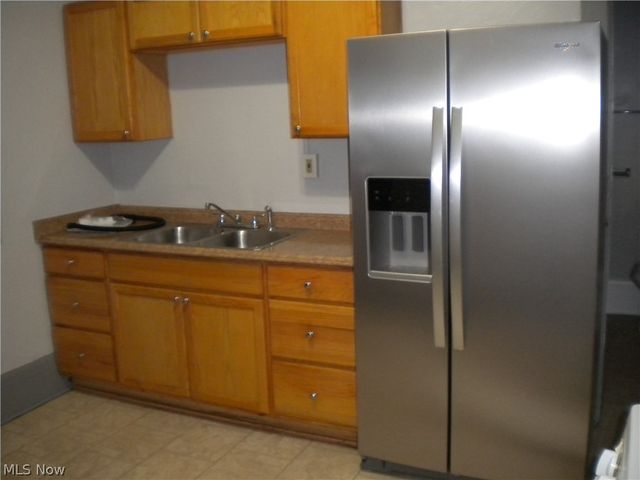 164 2nd Street NW, Barberton, OH 44203