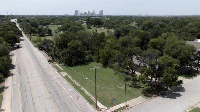 2447 E Vickery Boulevard, Fort Worth, TX 76105