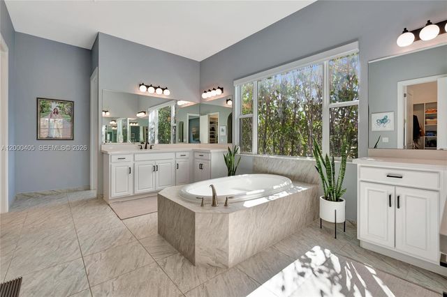 8150 SE Grassy Hollow Trl, Jupiter, FL 33458